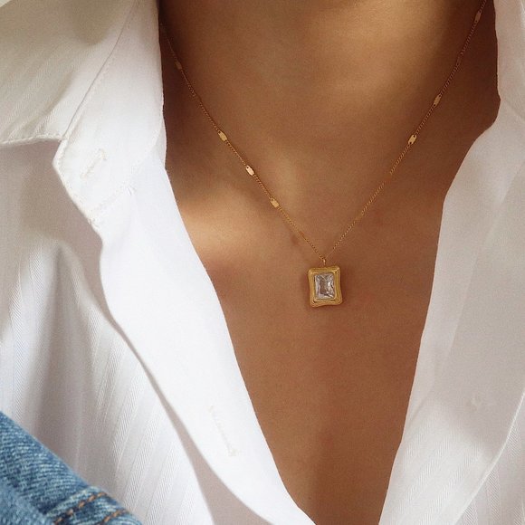 NEW 18K Gold Plated Radiant Cut Diamond Square Pendant Necklace - Picture 7 of 8